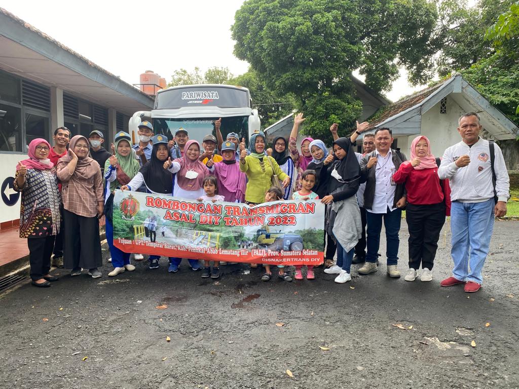 PENGAWALAN PENEMPATAN CALON TRANSMIGRAN KE LOKASI UPT TEMPIRAI SELATAN KABUPATEN  PALI PROVINSI SUMATERA SELATAN