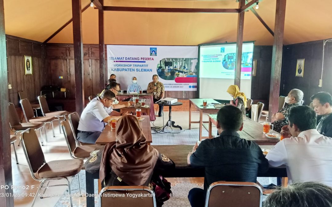 WORKSHOP TRIPARTIT SEBAGAI WADAH BERSAMA BAGI PEKERJA, PENGUSAHA DAN PEMERINTAH